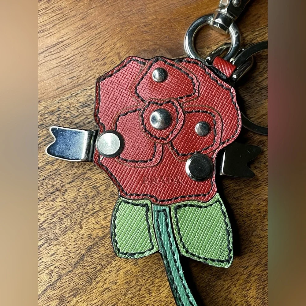 PRADA Portachiavi Red Tattoo Saffiano Leather Rose Bag Charm w/Box - Picture 4 of 7